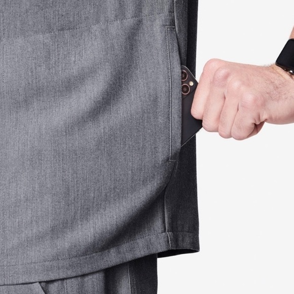 Men’s FIGS Chisec Scrub Top size XXL Graphite gray - Picture 3 of 11